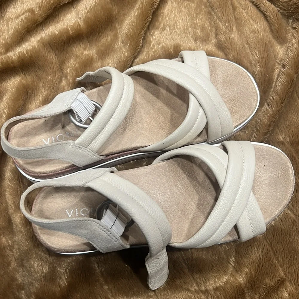 Vionic Sandals! - Picture 3 of 7
